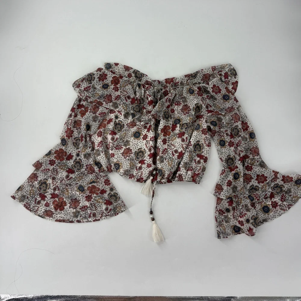 Floral Off-Shoulder Crop Blouse - Picture 4 of 10